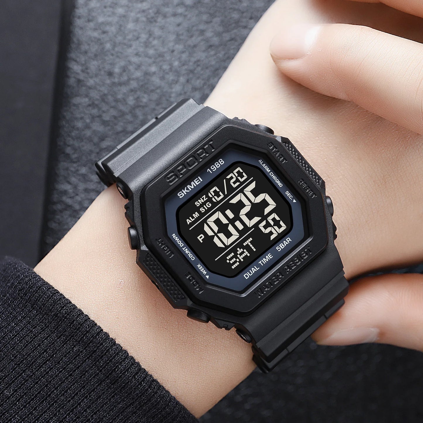 ⌚ Relógio Masculino Esportivo SKMEI 1988 🏃♂️ Digital com Luz de Fundo 💡 | Alarme, Cronômetro e Contagem Regressiva ⏱️ | À Prova D’Água 5ATM 💦 | Estilo Militar Tático ⚔️